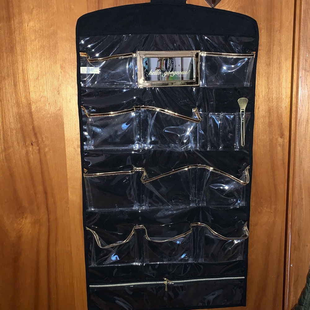 "hello gorgeous" makeup/jewelry hanger